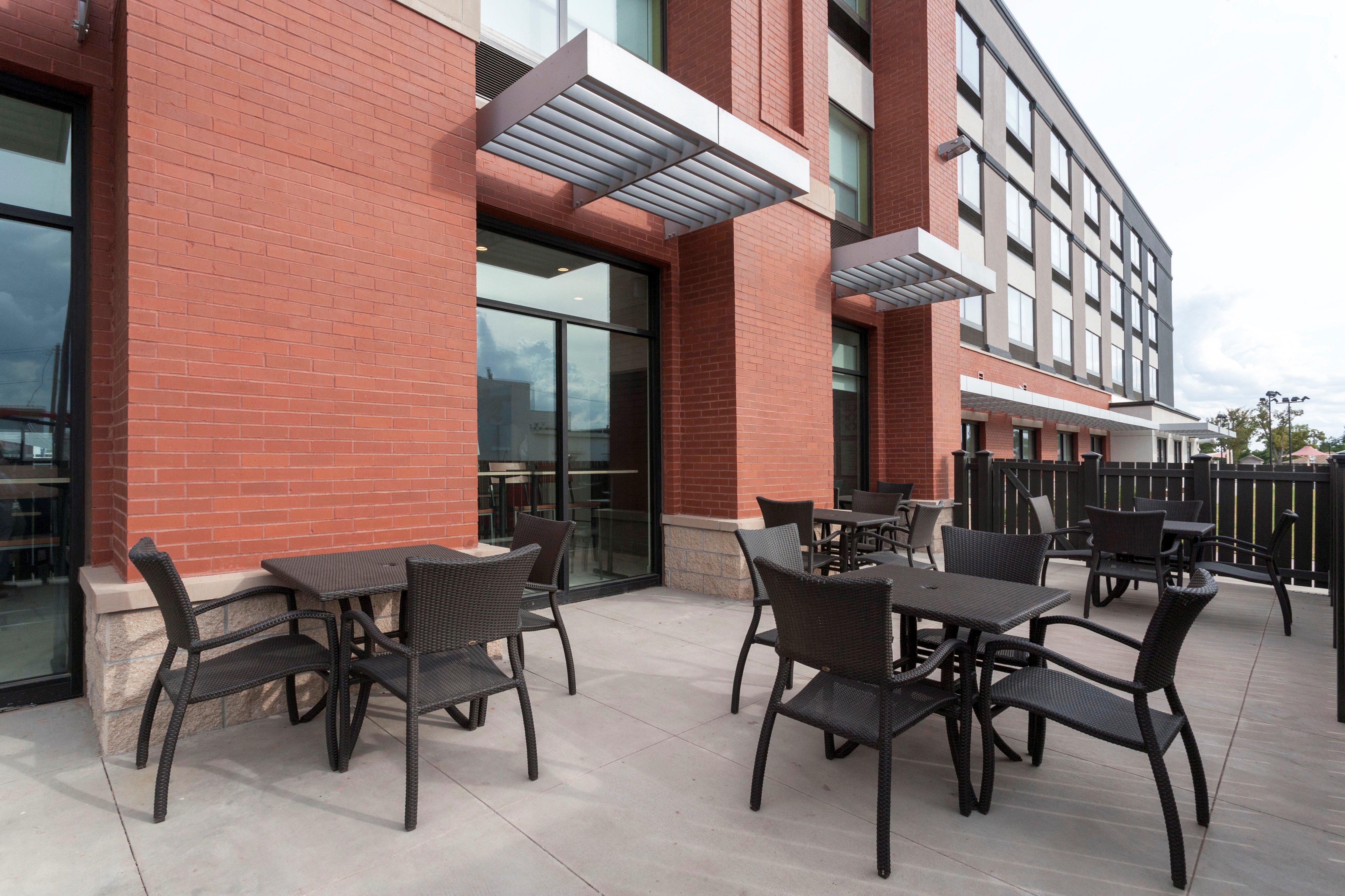 Holiday Inn Express & Suites - Dodge City By Ihg Exterior foto