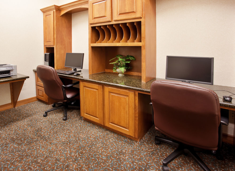 Holiday Inn Express & Suites - Dodge City By Ihg Exterior foto